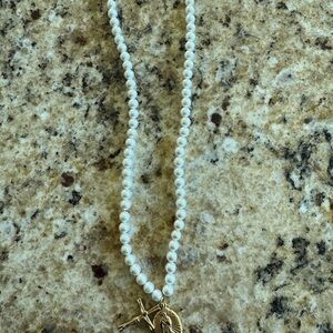 Elegant Gold and White Pearl Necklace